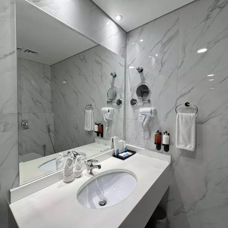 Sunday Mega Hotel Ex Emirates Grand Hotel